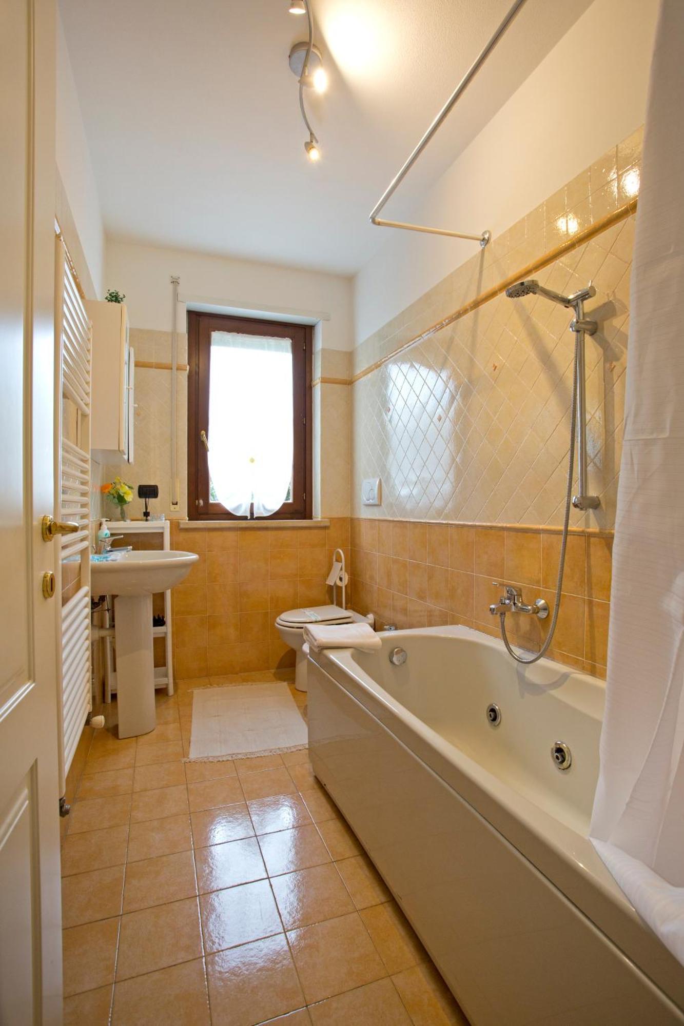 Casa Dei Filati, Cosy Flat With Garden And Parking Close To ルッカ エクステリア 写真